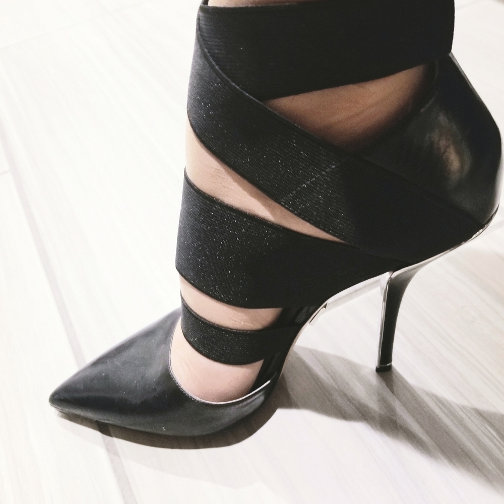 MICHAEL KORS leather and elastic pump